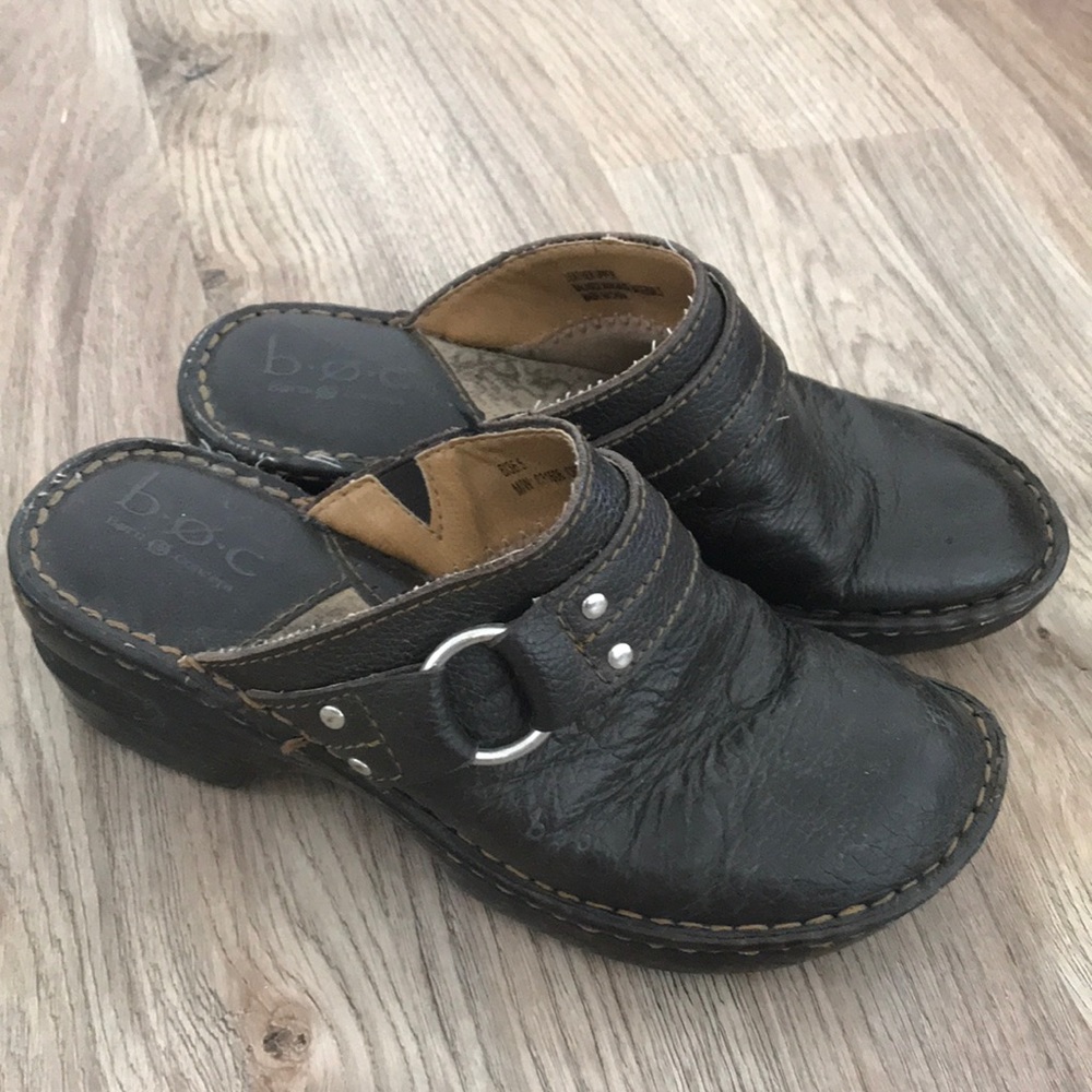 Born b.o.c. Brown leather mules. Size 6